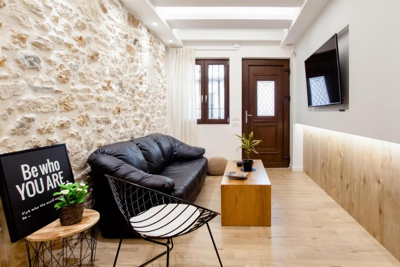 19Th Century Luxury Maisonette In The Center Heraklion Exteriör bild